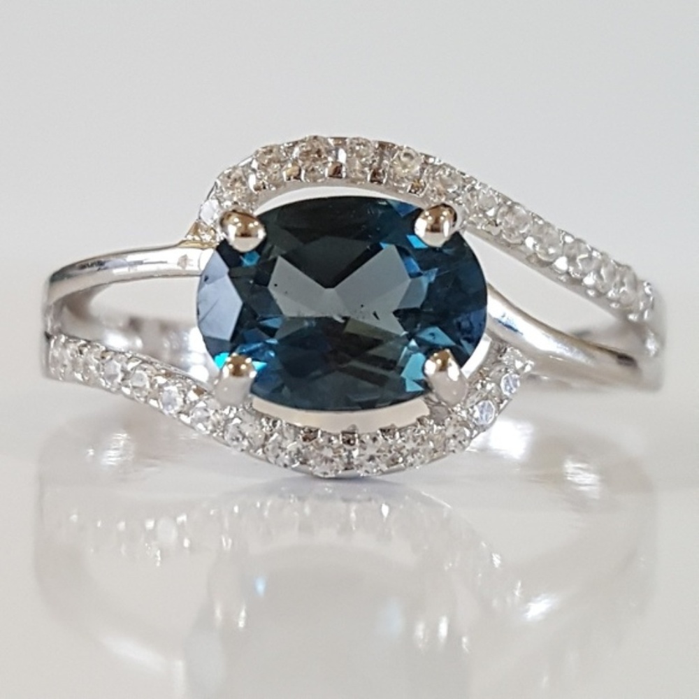 Sterling Silver London Blue Topaz Ring